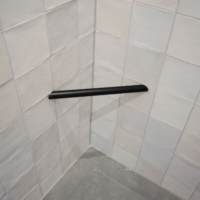 BWS Scheersteun de Voetsteun Voor in de Douche Mat Zwart